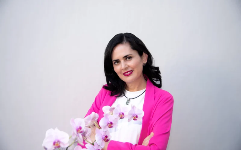 Adriana Guadalupe Pérez Rodríguez presenta su primer libro: «A flor de piel: Sanando tus heridas interiores»