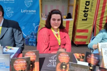 Aurora Sastre Guerra cautivó corazones en Sant Jordi 2025 con su primera novela “Tu peor pesadilla”