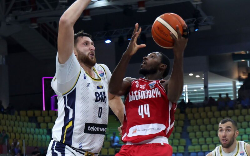 Bosnia cose a triples a Georgia y obliga a España a vencer a la Grecia de Antetokounmpo