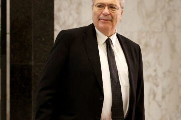 Tarek Mitri, viceprimer ministro del Líbano: «Israel quiere sacudir los cimientos de la existencia nacional palestina»