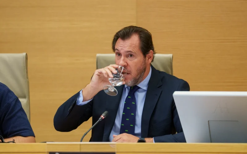 Susanna Griso ironiza sobre el caos ferroviario que sufre nuestro país: «Con Óscar Puente viajar en tren es deporte de riesgo»