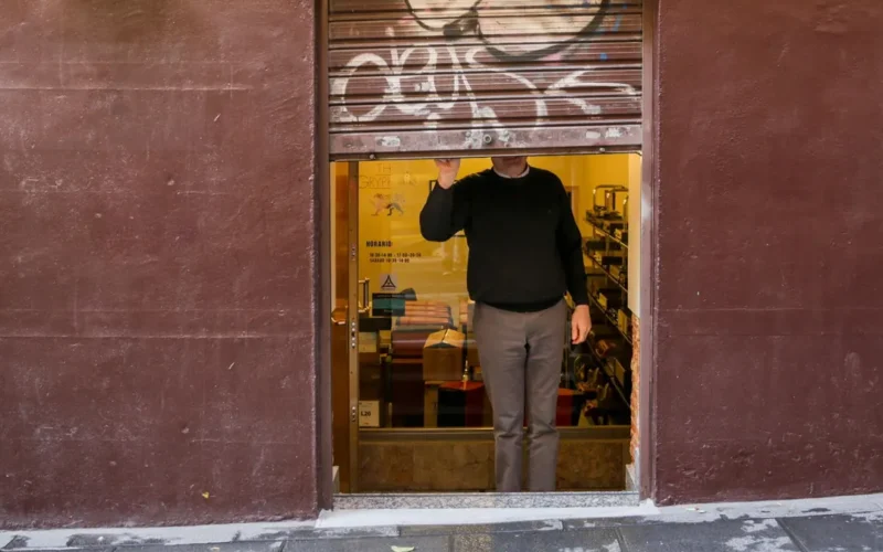 España pierde 37 pequeños comercios al día, víctimas de alquileres desmedidos y de grandes plataformas y superficies