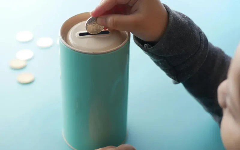 Adiós al ahorro: este país lanza una advertencia si acumulas demasiado dinero