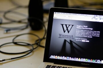 Wikipedia aún no ha muerto, pero la Inteligencia Artificial le plantea grandes retos
