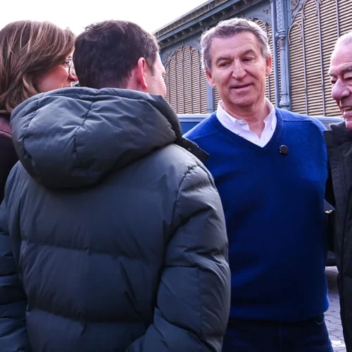 Feijóo exprime el «bloqueo» de Vox en Extremadura para pedir el voto en Castilla y León: «Aprendamos lo que ha pasado»