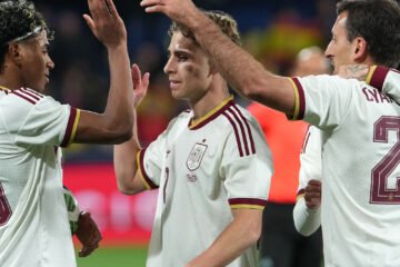 La España de los trileros despacha a Serbia y sonríe camino del Mundial