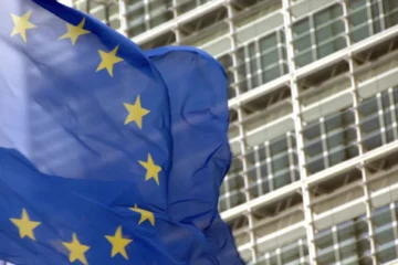 Bruselas descarta intervenir en desahucios en España y defiende «buscar un equilibrio» entre propietarios e inquilinos