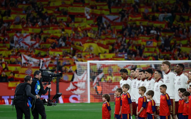 Los Mossos investigan los cánticos islamófobos y xenófobos en el partido España-Egipto