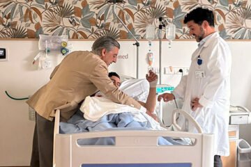 El médico que operó a Morante en la Maestranza tras su «muy grave» cornada: «Ya le hemos explicado el panorama que le espera estos próximos días»