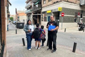 El atasco de la regularización en cada ventanilla: cinco funcionarios para una familia de 4 inmigrantes y más de una hora por solicitud