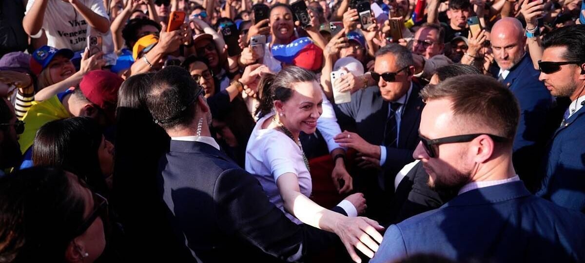 El hermano de Delcy acusa al PP y Vox de financiar los «actos racistas» de la Puerta del Sol