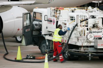 España, protegida del «robo» por «tankering» de queroseno en sus aeropuertos