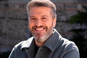 Aimar Bretos tomará el puesto de Àngels Barceló en ‘Hoy por Hoy’ de la Cadena Ser
