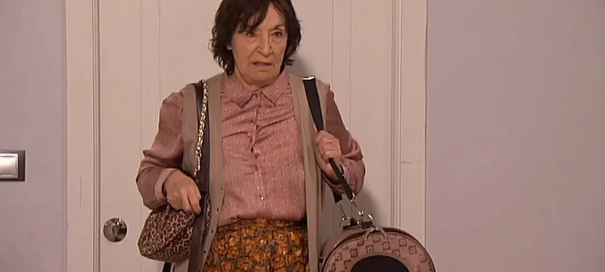El «espíritu» de Fina se cuela dentro de Petra Martínez al hablar del problema de la vivienda en España: «Se ha colado la personaje esa»