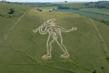 Reparan el gigante de tiza de Cerne Abbas, en Reino Unido