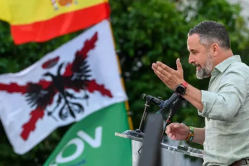 Vox pide a Feijóo que «dé un paso al frente» y presente una moción de censura tras la imputación de Zapatero