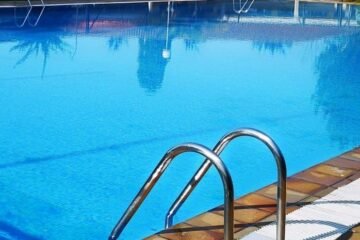 La Ley de Propiedad Horizontal lo confirma: la comunidad puede prohibir el uso de la piscina a los vecinos morosos