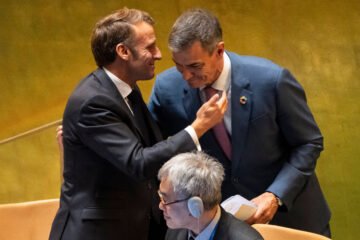 El Senado con los votos de PP y Vox bloquea el tratado de amistad Hispano-Francés