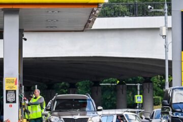 Rusia, el ‘país gasolinera’ donde falta la gasolina: «Nos podemos quedar sin pan»