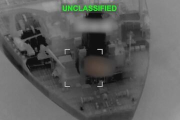 Estados Unidos ataca un nuevo buque petrolero que se dirigía a Irán tras violar el bloqueo naval