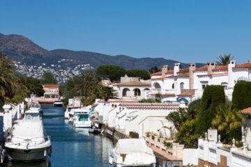 Un tercio de la vivienda residencial de lujo, en manos de extranjeros: pagan en efectivo, no reparan en el precio y ya no vienen de vacaciones