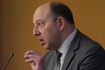Gonzalo Bernardos, economista: «Muchos inversores inmobiliarios confunden lo caro con lo bueno y van a tener elevadas pérdidas»
