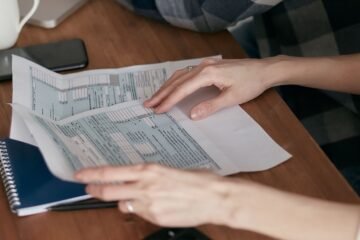 Un juez obliga a un autónomo a devolver casi 8.000 euros de ayudas de la pandemia porque su empresa «solo» perdió un 39 % de facturación