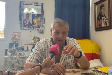 Las lágrimas del abuelo de Pedro Porro: se va a «fundir» con su nieto y recadito a Argentina por «las patadas»