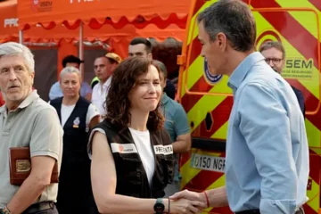 El Gobierno unifica la gestión de los incendios de Madrid y Ávila y anuncia ayuda de Portugal
