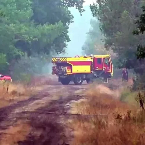Cautelosos y vigilantes en Francia ante la mejoría de la situación del megaincendio