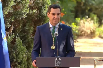Juanma Moreno, en su toma de posesión como presidente: «Los valores no cambian, la vía andaluza sigue vigente»