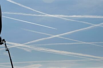 Blue Skies: Google usará IA para desviar vuelos y reducir el impacto climático de las estelas