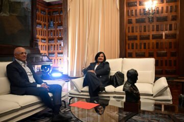 Arranca el diálogo teledirigido entre el chavismo y parte de la oposición venezolana