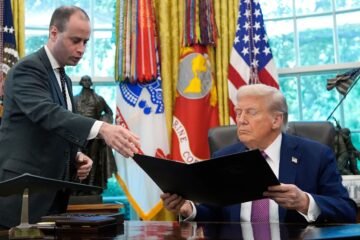 Trump anuncia a Will Scharf como el nuevo asesor legal de la Casa Blanca