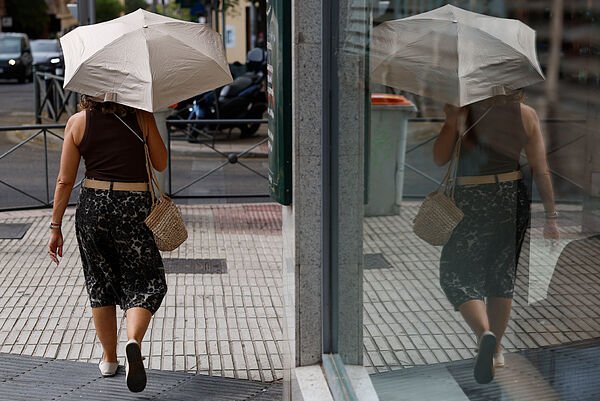 Casi toda España estará hoy en aviso por lluvias y tormentas, que pondrán en nivel naranja a cinco CCAA