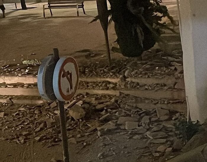 Un fuerte terremoto de intensidad 5 sacude Granada de madrugada y causa daños materiales