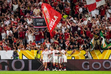 Dos penaltis le dan la vuelta al marcador y la primera victoria al Sevilla