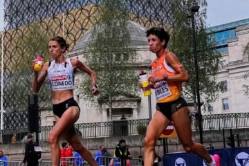 España logra la medalla de bronce en el maratón femenino por equipos