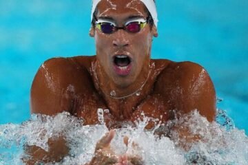 Hugo González se cuelga la plata en los 200 estilos y Laura Cabanes el bronce en los 200 mariposa de los Europeos de París