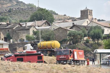Un militar muerto y 3 heridos al volcar una autobomba de la UME en el incendio de Las Peñas de Riglos