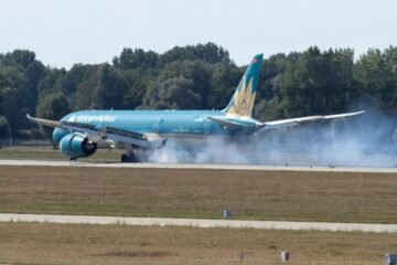 Accidente aéreo en Múnich: frenado repentino, despegue sobre hierba, fuselaje perforado y ruedas desintegradas; así fue cómo el Boeing evitó por poco el desastre