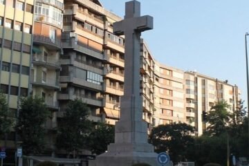 Vox presume del blindaje de la Cruz de los Caídos de Cáceres: «Fue una exigencia para que hubiese acuerdo de gobierno» en Extremadura