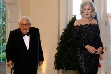 Muere a los 92 años Nancy Kissinger, viuda y consejera del histórico ex secretario de Estado Henry Kissinger