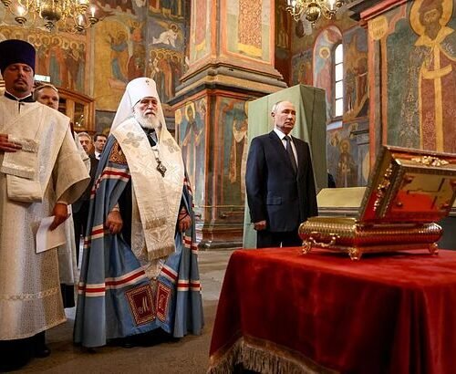 Putin se agarra al milagro de un príncipe incorrupto del siglo XIV para levantar la moral de su alicaída soldadesca en Ucrania