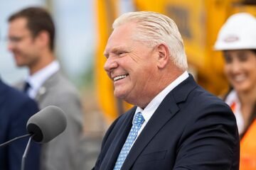 Trump considera renombrar el lago Ontario como «lago América» tras decir el primer ministro que puede «besar» su «culo»