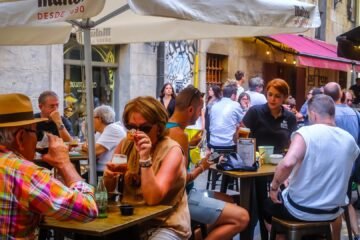 Un hostelero cierra su bar por falta de personal y culpa a «las paguitas» del Gobierno: «Hacen que quieran pasar el verano sin trabajar»