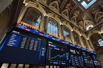 Grifols frena al Ibex 35 antes de los 20.200 puntos