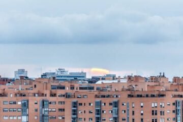 El precio de la vivienda se dispara un 15,6% en España: una casa de 80 metros cuadrados ya cuesta 34.250 euros más