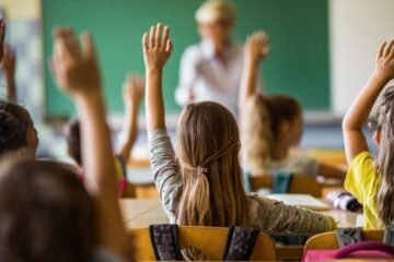 La lista de las profesiones más deseadas por los niños en España: futbolista y profesora siguen siendo las favoritas