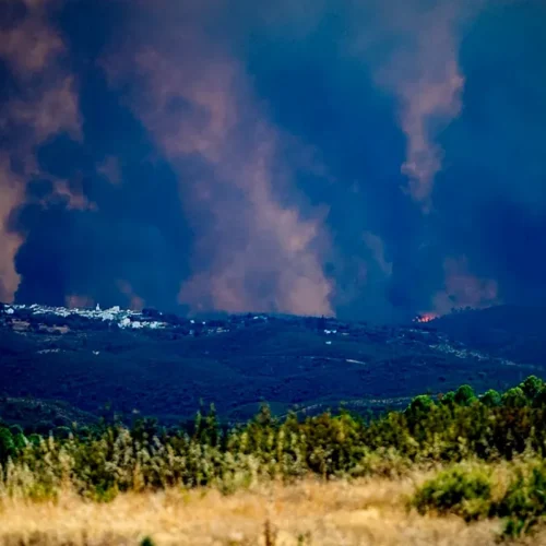 Incendios en España: activos el de Niebla (Huelva) y más de 600 evacuados en Los Ángeles de San Rafael, Vegas de Matute (Segovia) y Catí (Castellón)